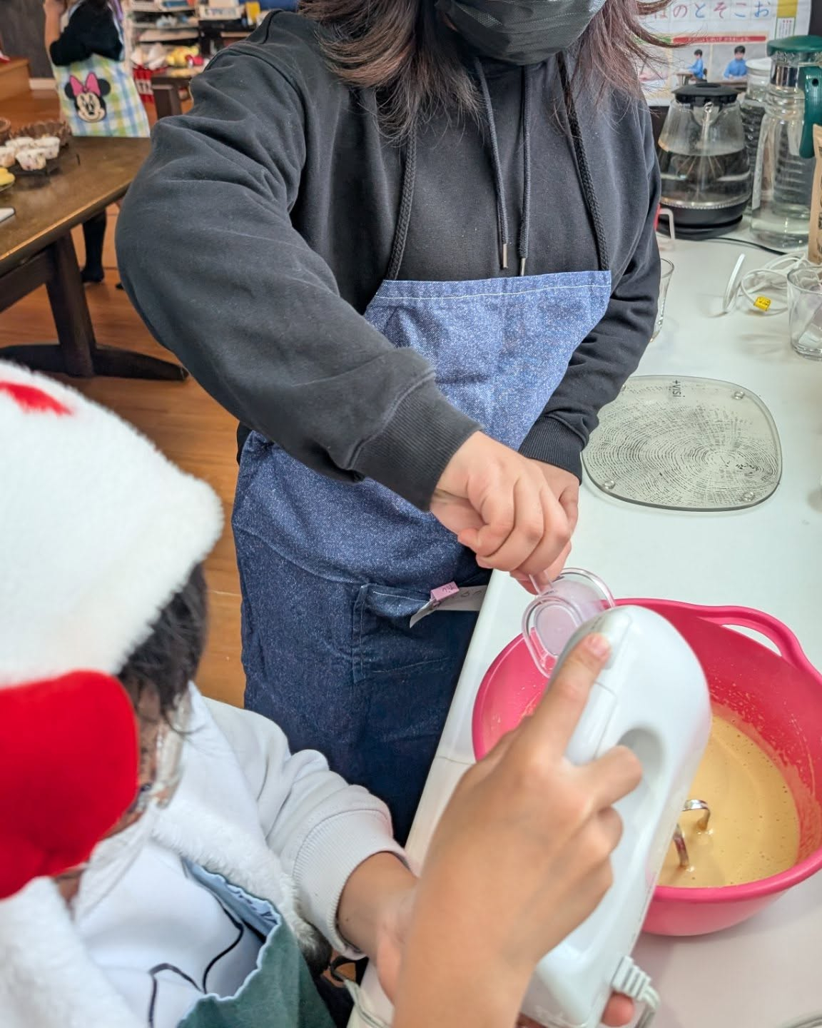 今日はおやつ教室イベントデー「あん生クリームのクリスマスツリ...