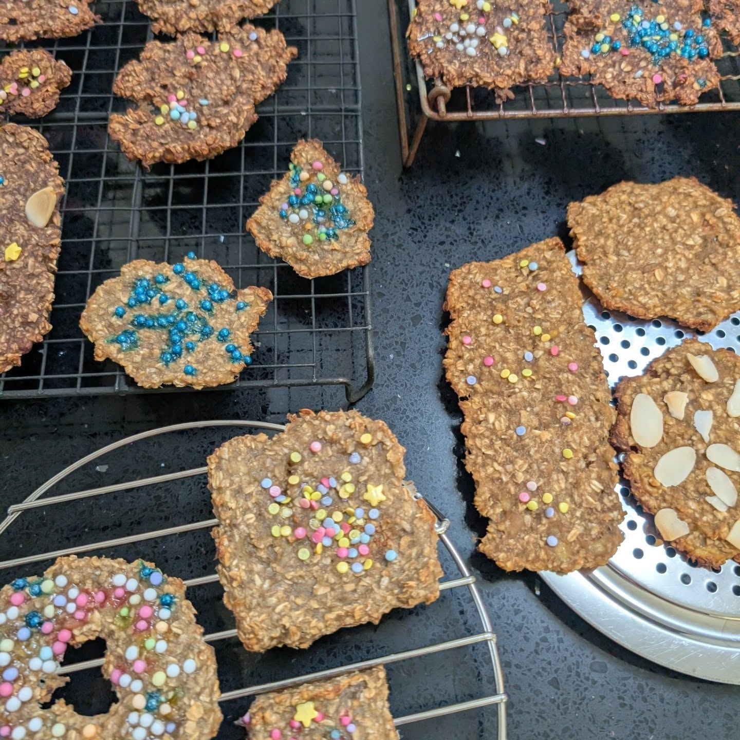 夏休み子どもおやつ作り教室は、今日の「オートミールクッキー」...