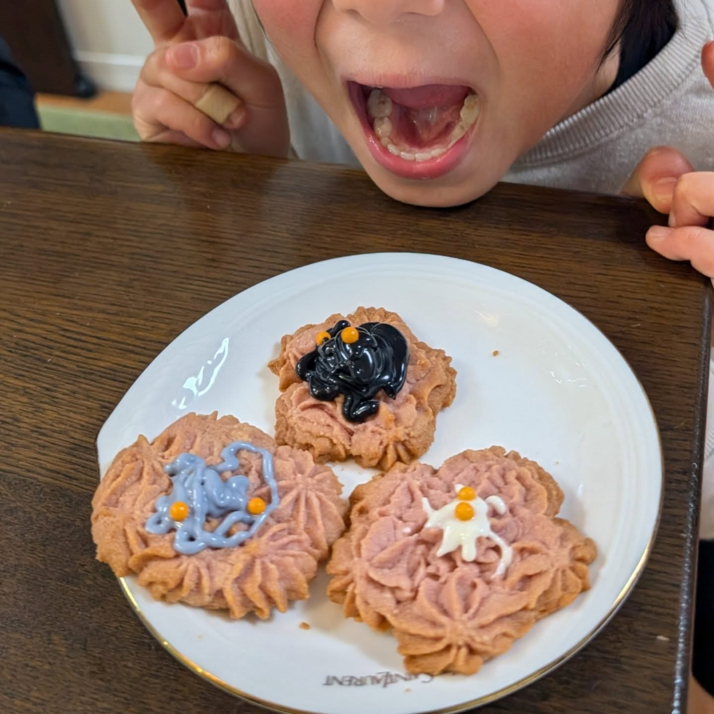 2月11日はバレンタイン特別教室で、『チョコクランチ』と『絞...