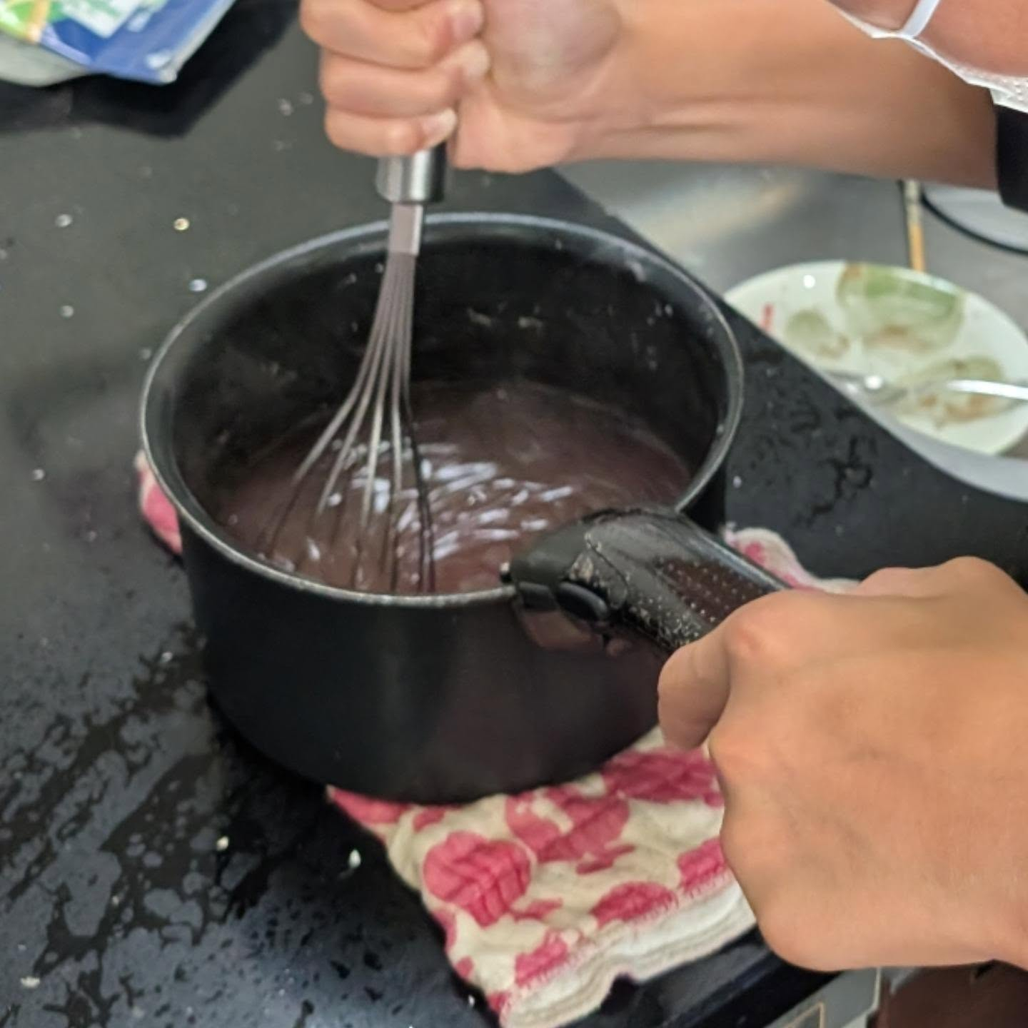 子どもおやつ作り教室で、27.28日は「宝石水まんじゅう」を...