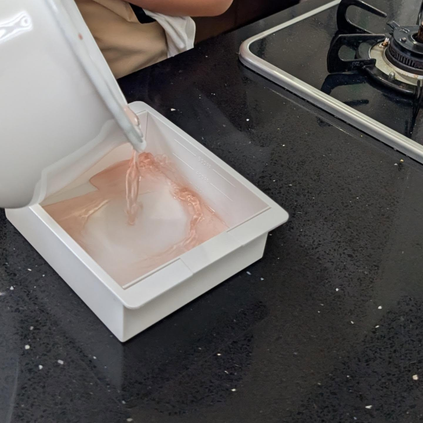 子どもおやつ作り教室で、27.28日は「宝石水まんじゅう」を...