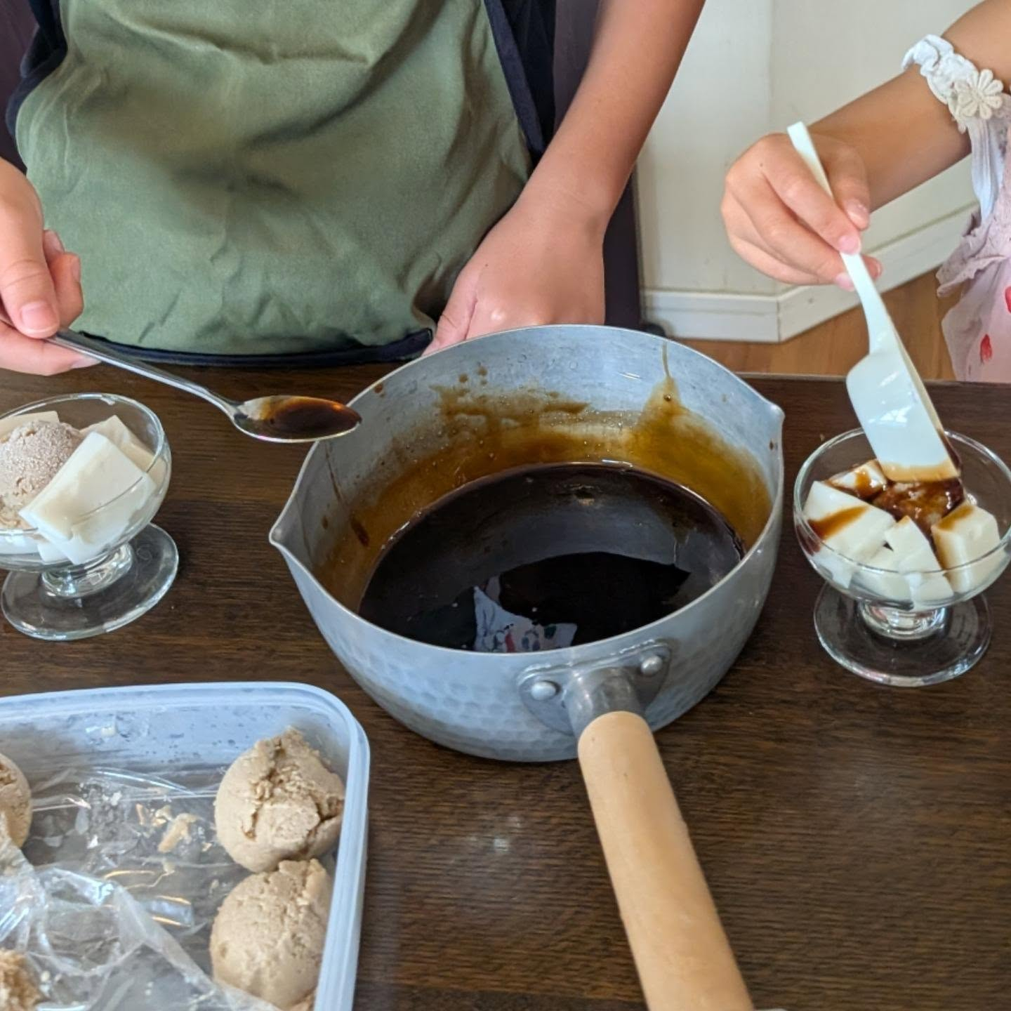 昨日３日は子どもおやつ作り教室で「きなこアイスと甘酒寒の黒蜜...