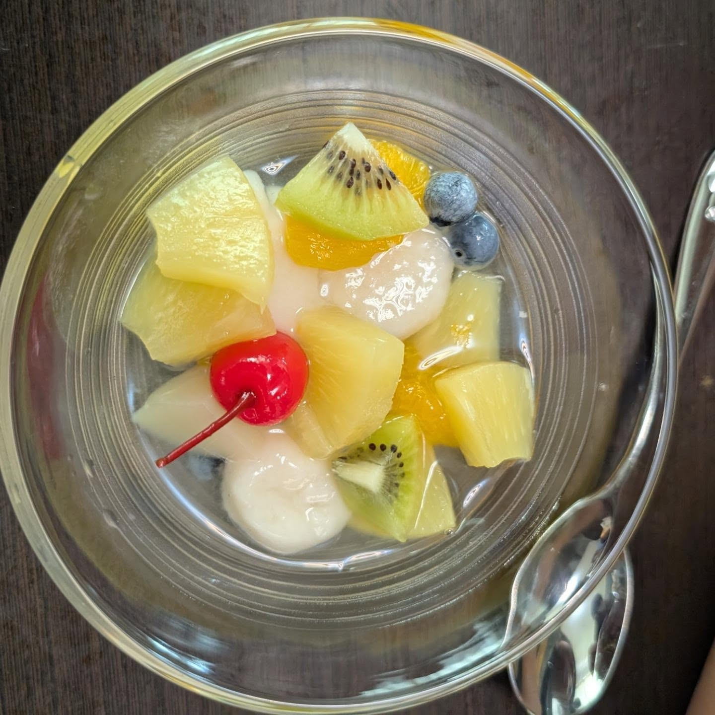 ５日は子どもおやつ作り教室でフルーツポンチを作りました🥝