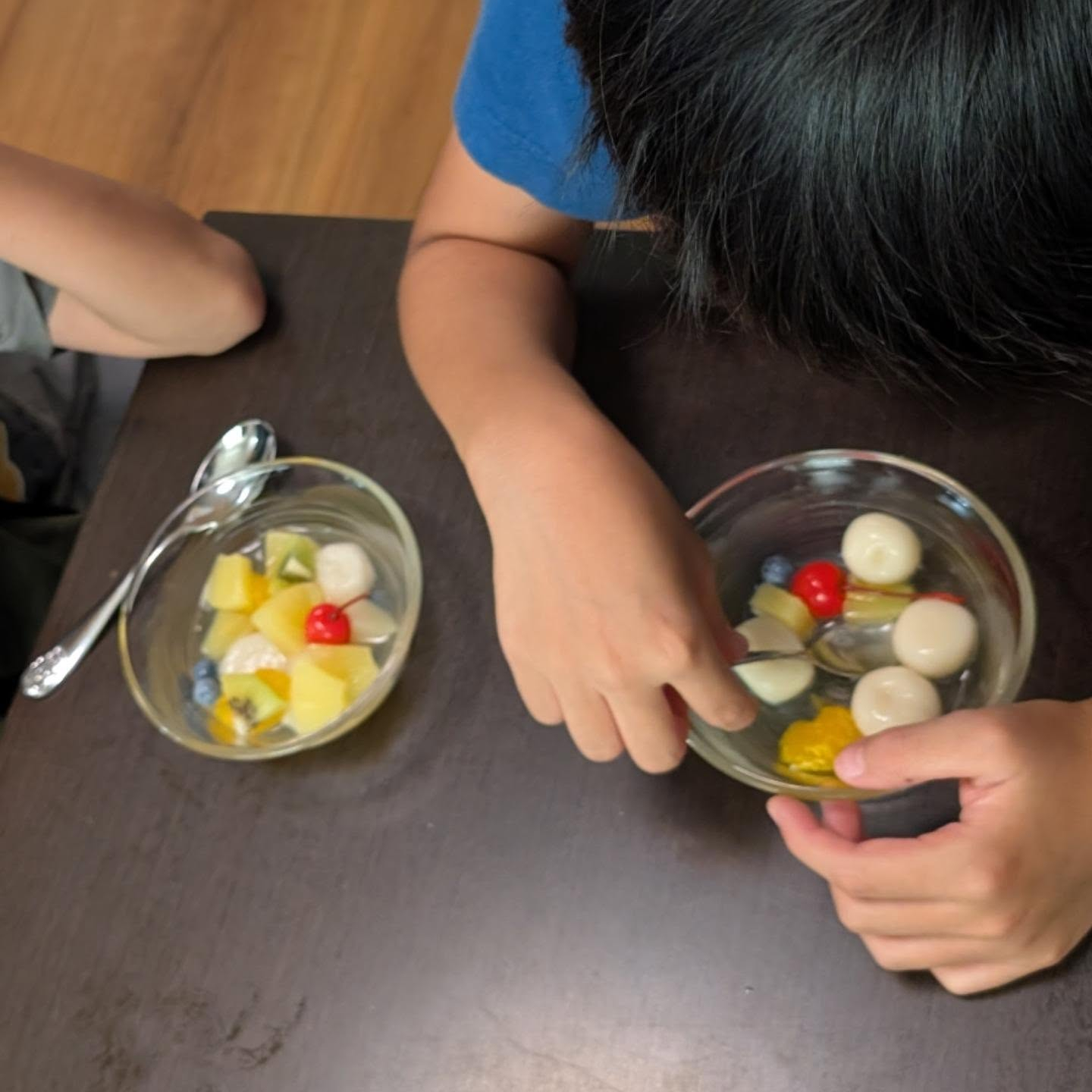 ５日は子どもおやつ作り教室でフルーツポンチを作りました🥝