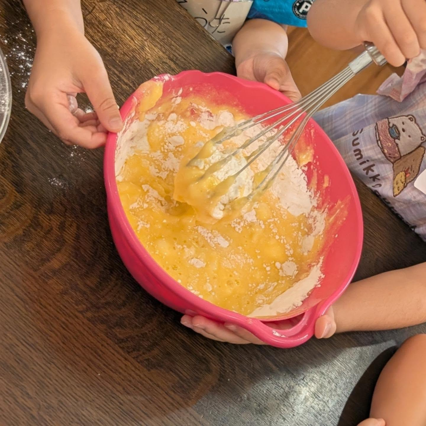 6日は、子どもおやつ作り教室で、チョコバナナケーキを作りまし...